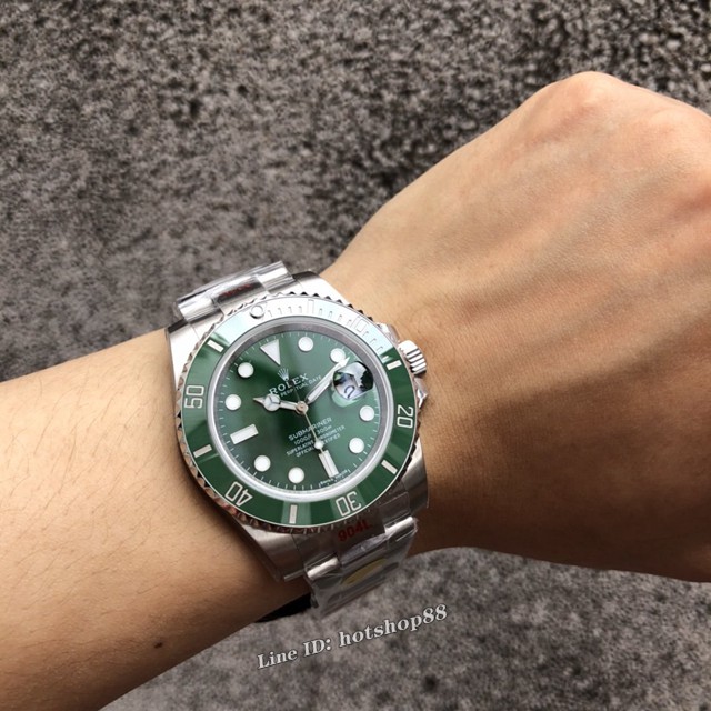 劳力士复刻手表 Rolex黑绿水鬼V10S实心中轴圈口升级翠绿+黄金色高端男士腕表 gjs2549